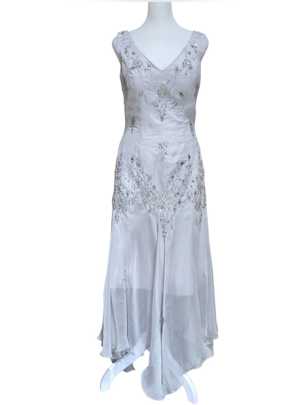 Moda Light Silver Gray Beaded V-Neck Sleeveless Maxi Evening Dress Size 6